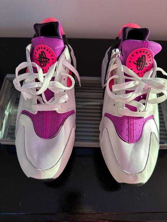 Nike Shoes - BRAND NEW - Nike Air Huarache Women’s Shoe 11.5